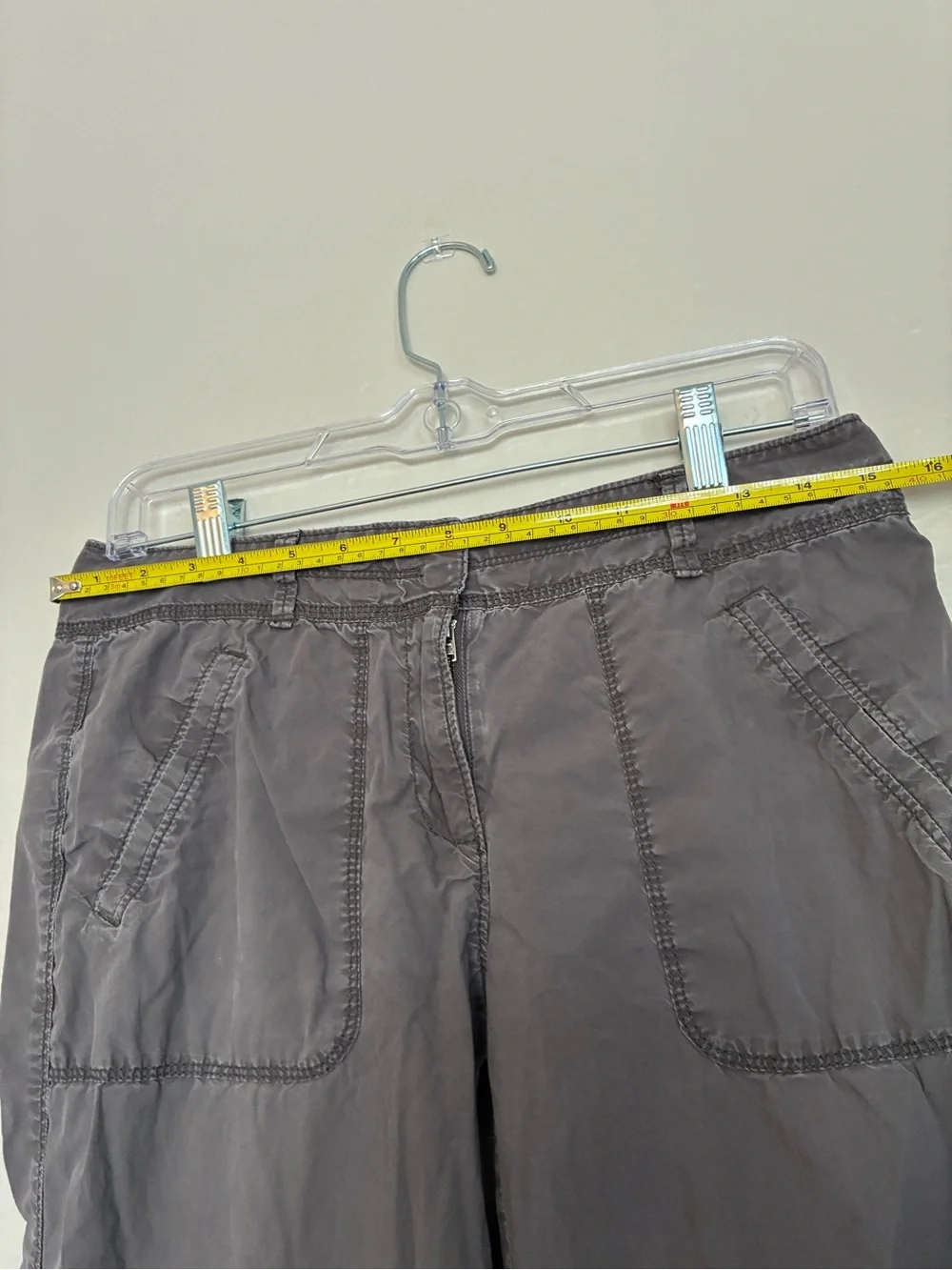 VTG Y2K LOFT Low-Rise Charcoal Cropped Denim Cargo Capris 2000s Distressed Comfy - Picture 4 of 6